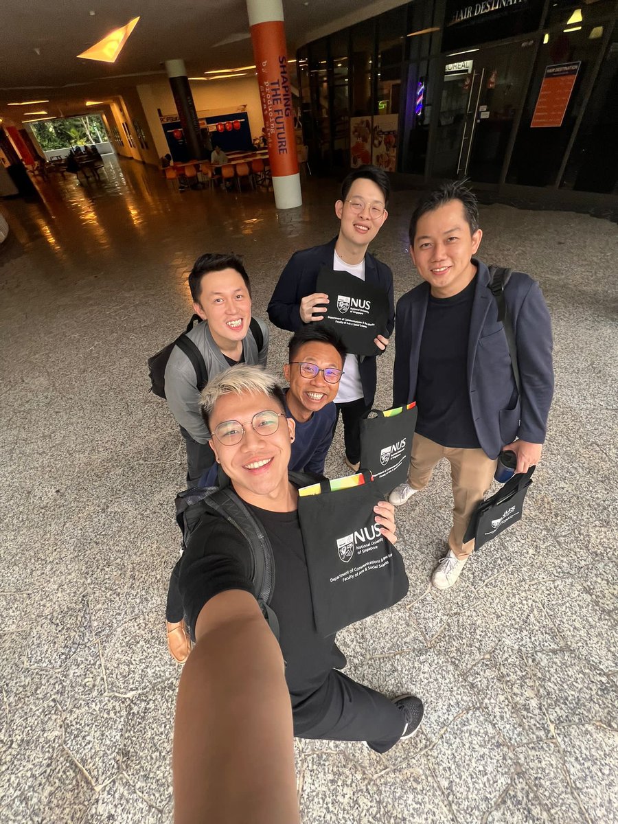 tkokyew's tweet photo. Wrapping up the #crisiscommunication and #leadership module for the Masters students at @NUSingapore. 

#pracademic #teaching https://t.co/sc68PkHzSI