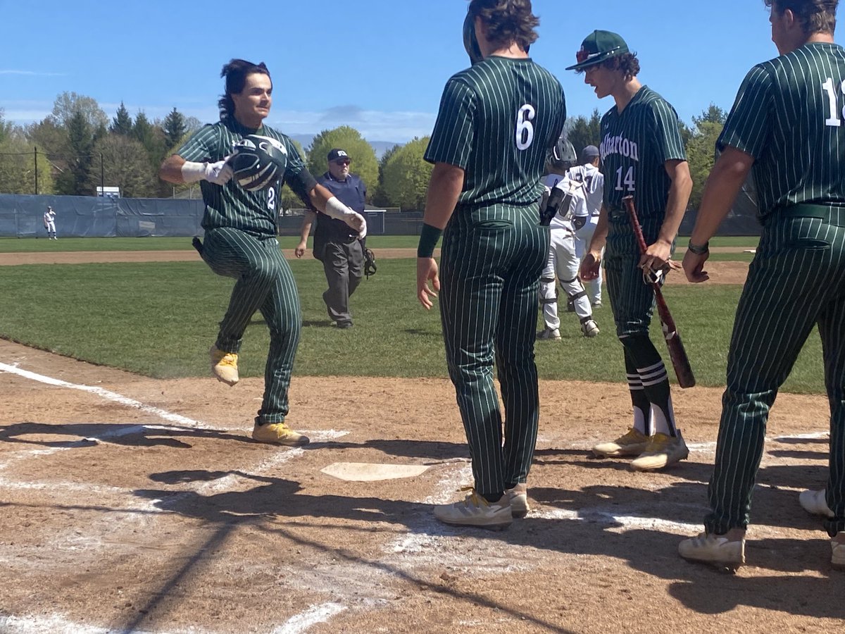 JkroegerJt's tweet photo. 2 Marco Maselli rf Delbarton solo hr 3-0 Delby top 2 https://t.co/Il5Q69EYIu