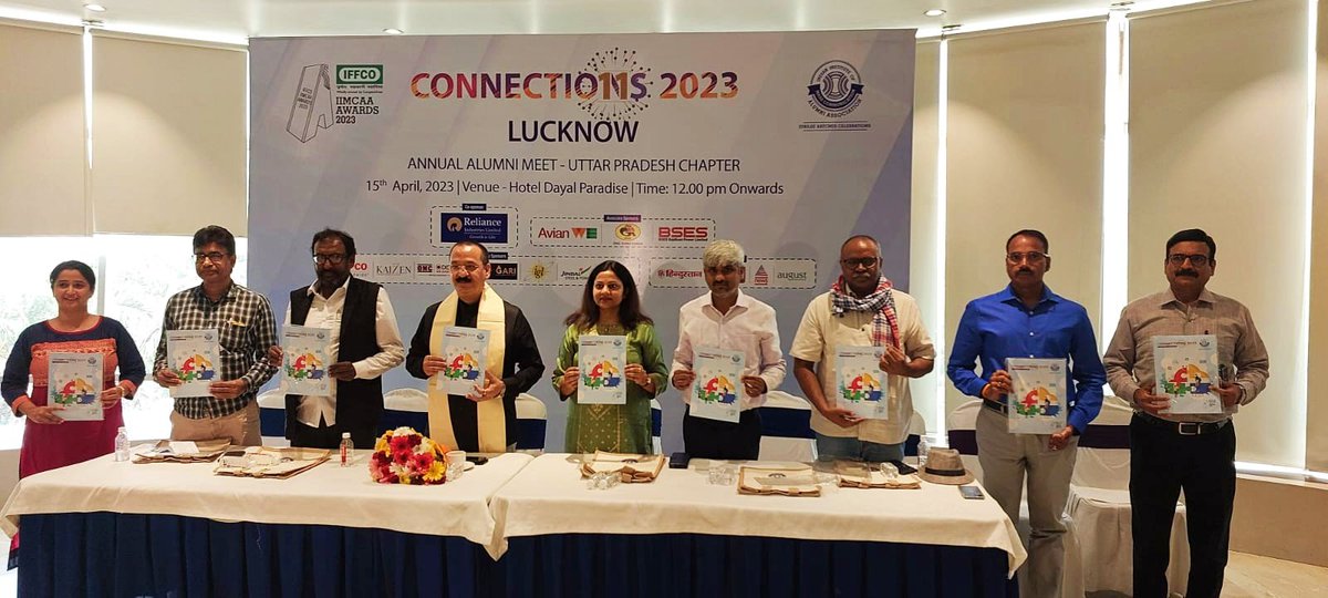 SanjiveShukla1's tweet photo. प्रसिद्ध भारतीय जनसंचार संस्थान (IIMC) नई दिल्ली के निदेशक प्रो (डा) संजय द्विवेदी जी के आतिथ्य में एकत्र हुए श्री नासिर, श्री सन्तोष वाल्मीकि, श्री मनिंद्र मिश्रा आदि Alumnus। पत्रकारिता के पुरुधाओं के विचारों का बहुत सकारात्मक मंथन हुआ। https://t.co/O45SwH6IMH