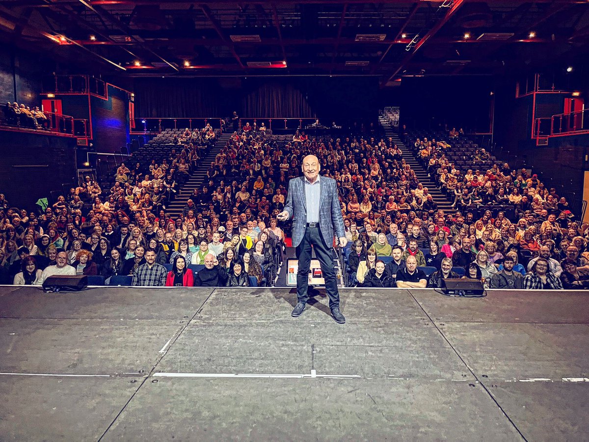 crimeexpertise's tweet photo. @SandsCentre #Carlisle last night with #themakingsofamurderer - great venue & amazing audience who sent so many love comments on social media and sent us lots of questions which the team are progressing. THANKS everyone for coming along #truecrime #truecrimecommunity #muderers #serialkillers #crime #Victims #justice @MakingsOfMRDR