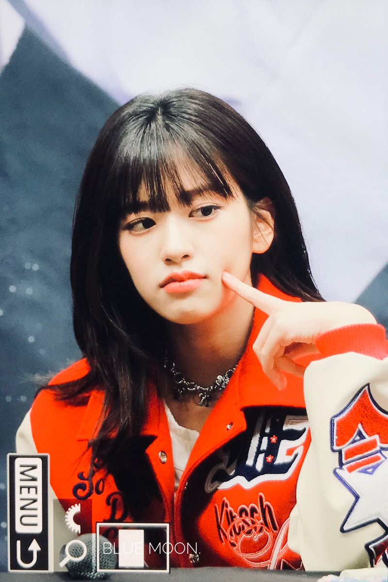 bluemoonyuj's tweet photo. 230415 

#안유진 #ANYUJIN
#아이브 #IVE 
#아이해브아이브 #IveIVE https://t.co/cu1p8ImWOS