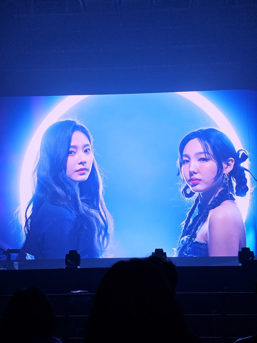 iseewhatislove_'s tweet photo. Visual kill 
TZUYU NAYEON
#TWICE_5TH_WORLD_TOUR 
@JYPETWICE https://t.co/jgGgWI2rJg
