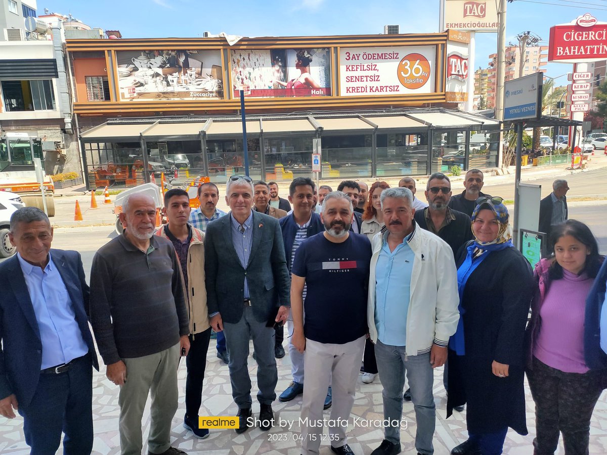 Mezitli_AkParti's tweet photo. Mersin Milletvekili adayımız Sn. Ali Kıratlı, İl Yönetim kurulu üyelerimiz, İlçe Başkanımız Sn. Zafer Uslu ve Teşkilat mensuplarımızla Mezitli programı kapsamında Menderes Mahallesi Muhtarı Sn. Lütfi Şahin’i ziyaret ettik; Mahallenin Sorunları ve isteklerini dinledik.🇹🇷 https://t.co/acdp44Ecf6