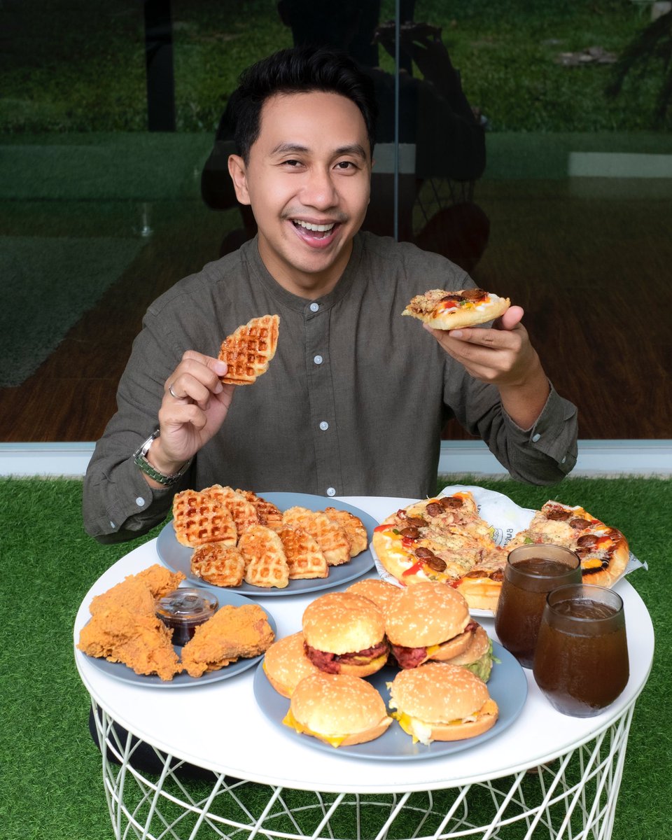 radenrauf's tweet photo. GIVEAWAY!
Buat kamu yg buka puasanya cuma ditemenin ucapan "selamat berbuka" mending pesen di GrabFood biar menunya gak itu2 aja. Ada diskon sampe 150ribu!

Gua kasih 1JUTA (200rb/org) ya~
Caranya:
RT tweet ini
Reply mau pesen apa di GrabFood?
Hestekin #BebasSeenaknya #GrabFoodID https://t.co/tAc9yuUzIZ