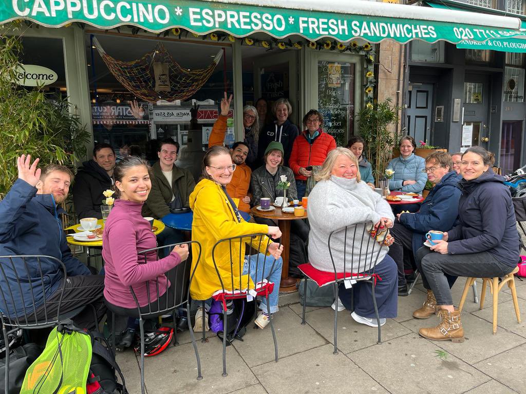 Swim #15 of 30 days! Half way people! 🥳 💪🏻🏊🏻‍♀️❤️ Saturday morning means <a href="/CallyMasters/">CallyMastersSwimming</a> with this lovely bunch. A good multi stroke session including coach Csaba’s “burn and turn” set 😂😂 2450m for me.