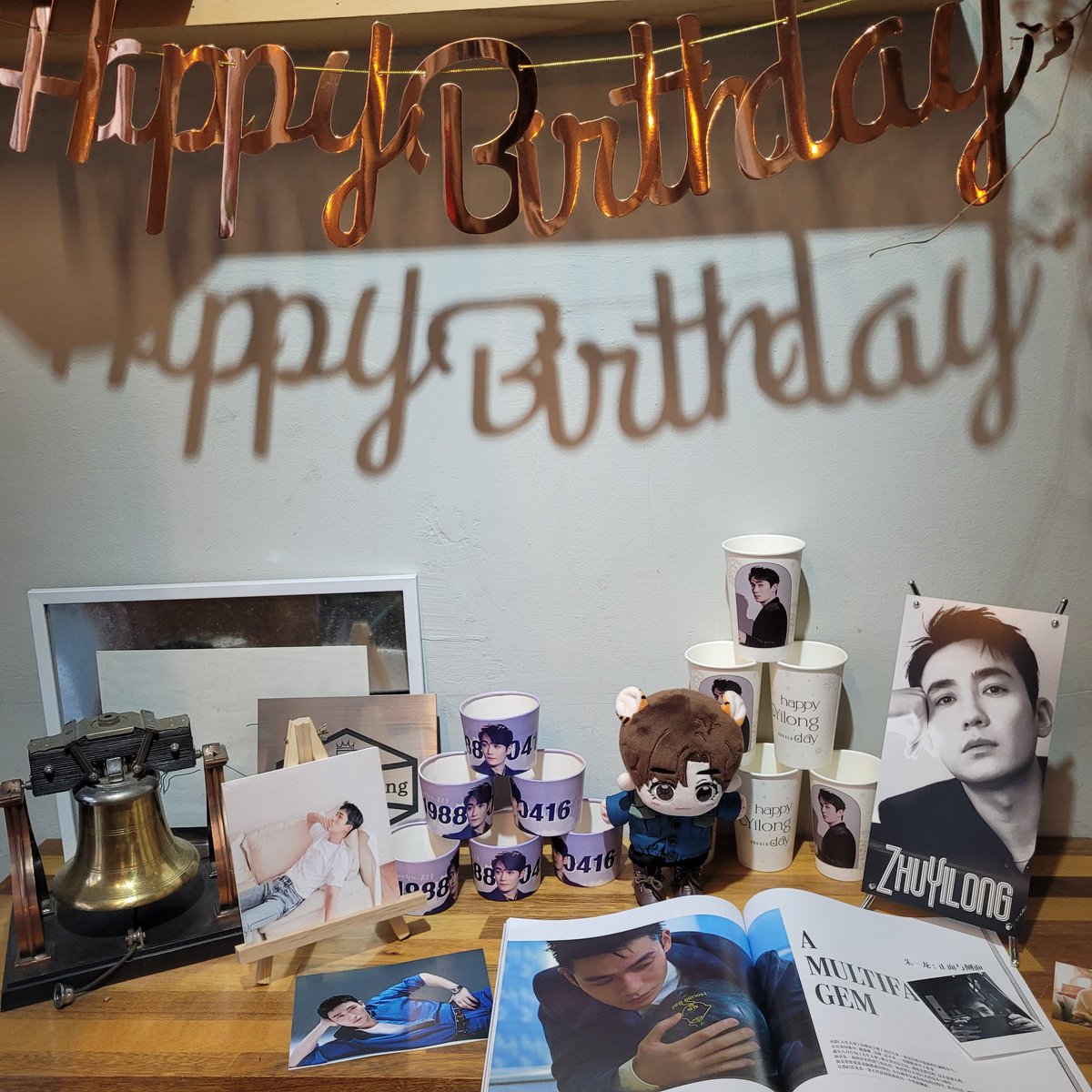 vlrmAfyd's tweet photo. 주일룡씨 생카 다녀왔어요 아기자기 너무 예쁘게 꾸며져있어서 즐겁게 구경하고 왔습니다 올해도 생일카페 열어주셔서 감사드리고 이롱 생일 축하해❤️
#봄날의_꿈에게
#4월에_찾아온_용
#HAPPY_ZYL_DAY https://t.co/YYp36pecMj