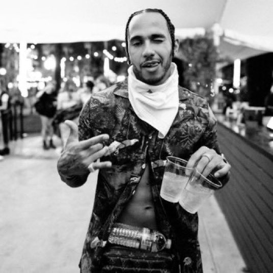 RT @hamilt44n: coachella lewis hamilton you will always be famous to me https://t.co/jpH6pdHQfo