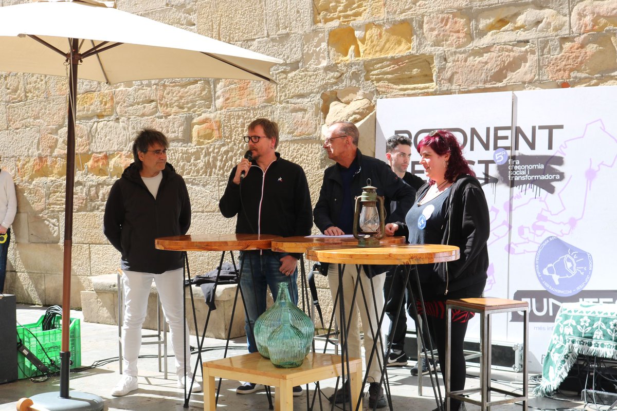 econ_socialcat's tweet photo. 📢 @josep_vidal, director general d'@econ_socialcat, participa en la inauguració de la 5a Ponent Fest, Fira d'Economia Social i transformadora a #Lleida.
👉 @MiquelPueyo @paerialleida @DiputacioLleida @PonentCoopera
#PonentFest2023 https://t.co/sypBvqS9Tf