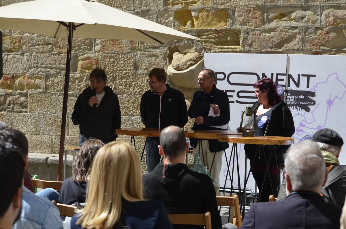 comudelleida's tweet photo. Assitim amb la Laura Bergés i Elena Ferre a l'acte d'inauguració del #PonentFEST2023 a #Lleida organitza't per l'ateneu @PonentCoopera https://t.co/G1pSpH54zd