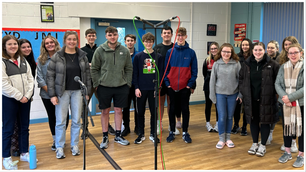 Radio Cymru tweet media