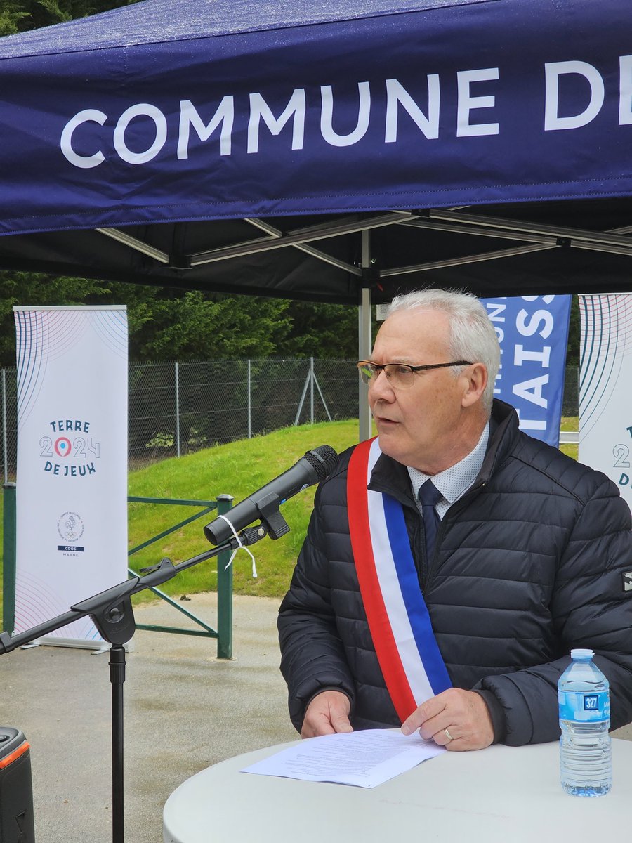 BlanchardRaphaL's tweet photo. Inauguration du pumptrack de #Taissy à l'invitation du conseil municipal
Un projet concerté avec le CMJ de la commune et accompagné par le @DptMarne et son président @ChristianBruyen que je représentais ce matin. Un équipement de + pour cette commune très sportive. @Label_VAS https://t.co/BWnQmVD16z