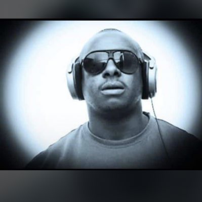 MomumoMaKaNTa's tweet photo. #NewProfilePic
Pumzika Kwa Amani Kaka Mkubwa Njia Yetu Ni Moja
#SaluTee https://t.co/8wYVtoDtgy