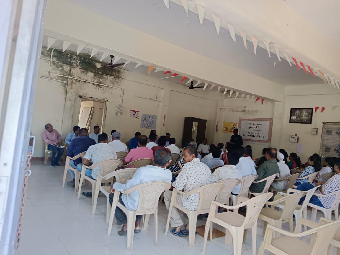 TDO_DHARAMPUR's tweet photo. તા.૧૫/૦૪/૨૩ ના રોજ ૧૩ કલાકે ધરમપુર તાલુકામાં જિલ્લા પંચાયત સીટ કરંજવેરીમાં સમાવિષ્ટ કુલ ૧૪ ગામોમાં સ્વાગત કાર્યક્રમના ૨૦ વર્ષ પૂર્ણ થતાં "સ્વાગત સપ્તહ"ની ઉજવણી કરવામાં આવી.જેમાં વિવિધ વિભાગના અધિકારીઓ-પદાધિકારીઓ દ્વારા ગ્રામજનોના પ્રશ્નોનો સ્થળ પર હકારાત્મક નિકાલ કરવામાં આવ્યો. https://t.co/B7cqbPvNIe