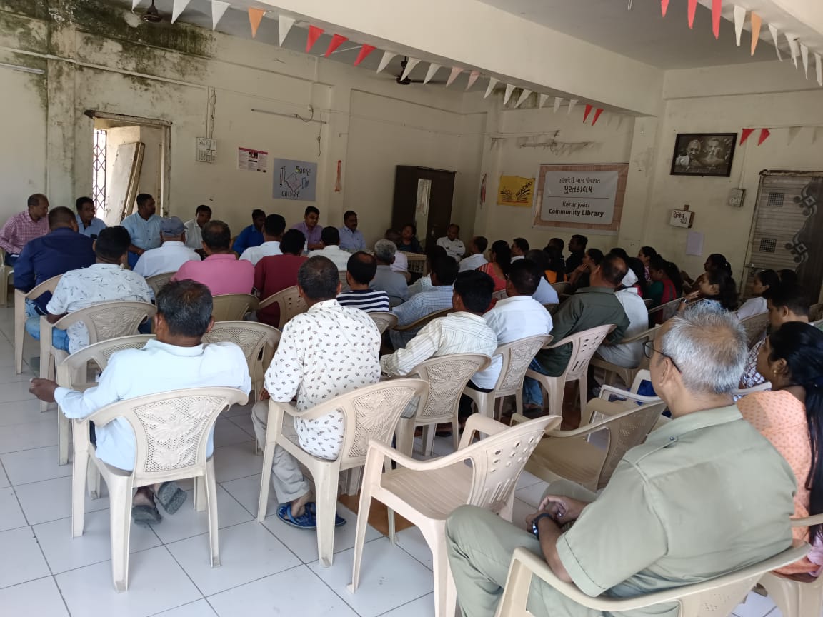 TDO_DHARAMPUR's tweet photo. તા.૧૫/૦૪/૨૩ ના રોજ ૧૩ કલાકે ધરમપુર તાલુકામાં જિલ્લા પંચાયત સીટ કરંજવેરીમાં સમાવિષ્ટ કુલ ૧૪ ગામોમાં સ્વાગત કાર્યક્રમના ૨૦ વર્ષ પૂર્ણ થતાં "સ્વાગત સપ્તહ"ની ઉજવણી કરવામાં આવી.જેમાં વિવિધ વિભાગના અધિકારીઓ-પદાધિકારીઓ દ્વારા ગ્રામજનોના પ્રશ્નોનો સ્થળ પર હકારાત્મક નિકાલ કરવામાં આવ્યો. https://t.co/B7cqbPvNIe