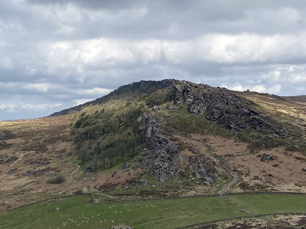 boiry62128's tweet photo. So nice to be in the Peaks again. With no rain! 🥳 #StaffordshireRoaches #HenCloud https://t.co/qPW1DCqPoc