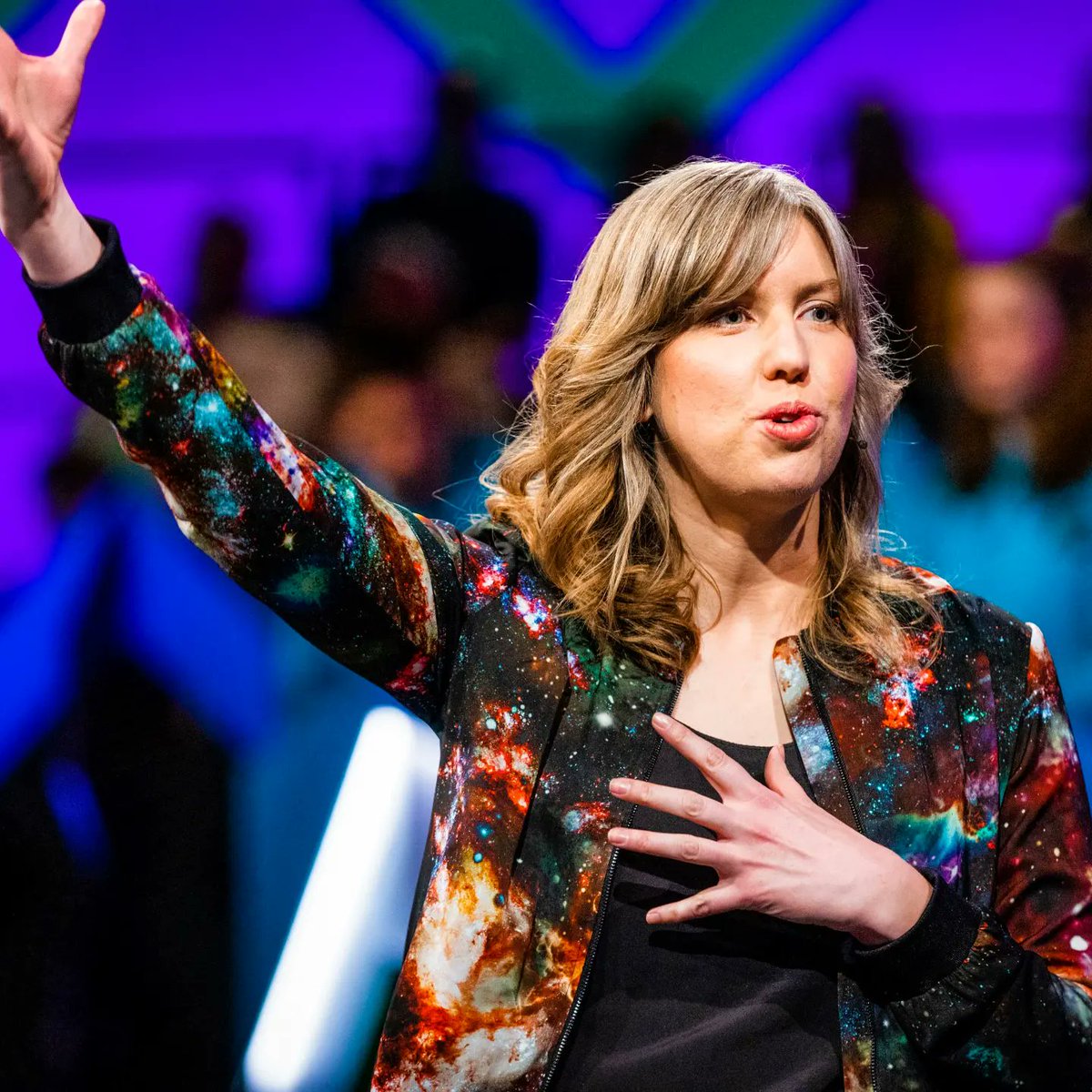 AstroMariaH's tweet image. I kveld dukker jeg opp på Klassequizen på NRK for å stille deltakerne tre spørsmål om verdensrommet! Kan du svarene? Se på og finn det ut! ✨