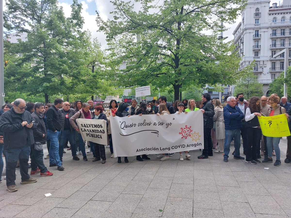 longcovidaragon's tweet photo. Muchas gracias a tod@s por acompañaros hoy, afectad@s #covidpersistente que nos han enviado o leído sus testimonios, familiares y amigos y entidades firmantes 🫂
Ha sido un acto muy necesario y emotivo, por una asistencia sanitaria adecuada para el #LongCovid #LongCovidAwareness https://t.co/KUnCRiETS0