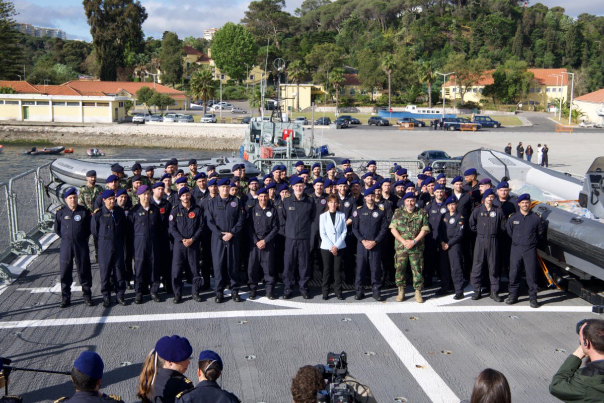 defesa_pt's tweet photo. Na largada do NRP Setúbal e do NRP Centauro, Helena Carreiras salientou que esta Força irá contribuir de forma direta para uma prioridade da ação externa em matéria de #defesa com a presença militar 🇵🇹 no Atlântico e na cooperação com os Estados-membros da CPLP. https://t.co/1x2tv03zMx