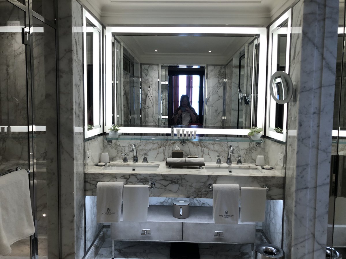 El nuevo Portrait Milano tiene detalles únicos en sus habitaciones
<a href="/LungarnoTweet/">Lungarno Collection</a>, os los comparto: soniagraupera.com/2023/04/mi-exp… <a href="/ENIT_italia/">ENIT S.p.A. 🇮🇹</a> <a href="/turismomilano/">YesMilano - TurismoMilano</a> <a href="/Italia_espanol/">Oficina de Turismo de Italia</a> #GraupixMilano