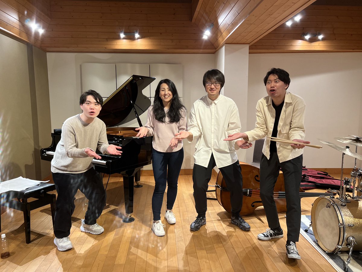 keiko_vocal's tweet photo. 今日は4/29(土)アナログでのライブに向けてInner Urgeの皆んなとリハでした。みっちり練習してきましたよー♪本番ではSaxの中山拓海さんがJoinしてくださいます🎷残席わずかになっております。ご予約はお早めに😌

4/29(土) 20:00〜
Takumi &amp; Keiko &amp; INNER URGE
JAZZ SPOT analog.
053-457-0905 https://t.co/5yUIwX388Z
