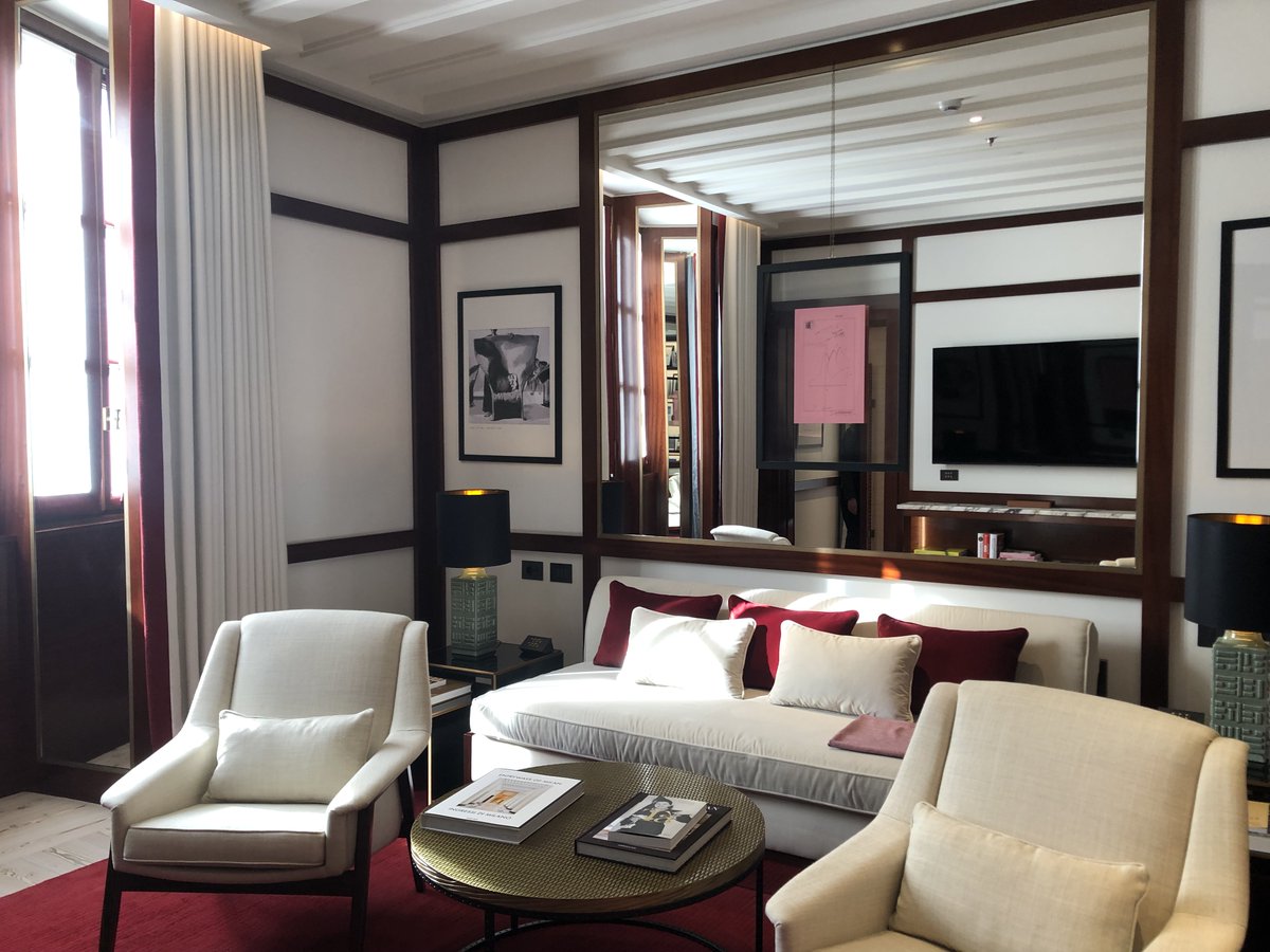 El nuevo Portrait Milano tiene detalles únicos en sus habitaciones
<a href="/LungarnoTweet/">Lungarno Collection</a>, os los comparto: soniagraupera.com/2023/04/mi-exp… <a href="/ENIT_italia/">ENIT S.p.A. 🇮🇹</a> <a href="/turismomilano/">YesMilano - TurismoMilano</a> <a href="/Italia_espanol/">Oficina de Turismo de Italia</a> #GraupixMilano