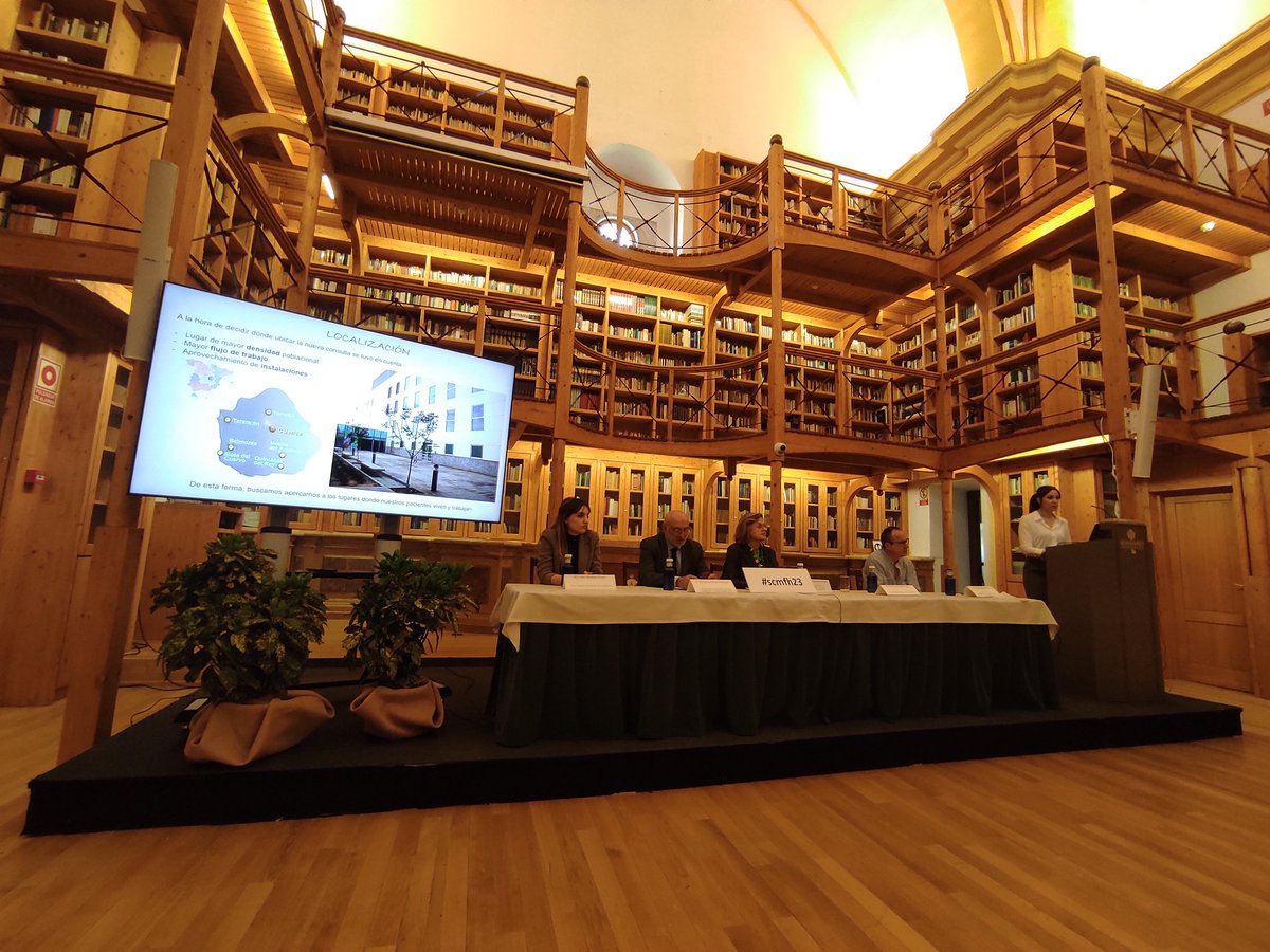 JaimeFerBraRo's tweet photo. Dra. Encarnación
Pérez @farmacuenca habla de Consulta de Atención Farmacéutica Satélite en CEDT, empezó con @PortelaSotelo y tuve la suerte de ver sus inicios en rotación, tras su consecución @barredah_d @cuencasanidad. #SCMFH23 @SCMFH , suponiendo humanización práctica. https://t.co/klUvcSzhpy