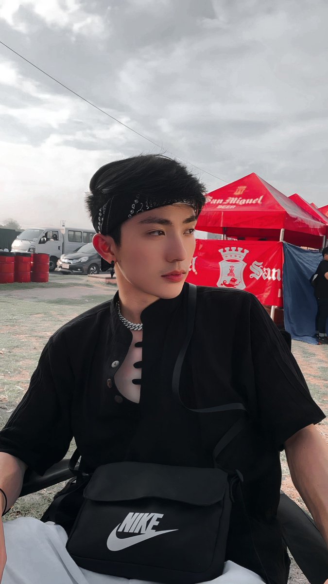 CrisJeonTae1's tweet photo. Sheemss Ang pogii.nman 🖤😫
@KarlLimpin 
Credit 📸  @robyelawre_15
in thanks too ninang @MahmygzMolino 
Sa pag post Ng picture nato 🫶🧡 https://t.co/dziFNGyhfV
