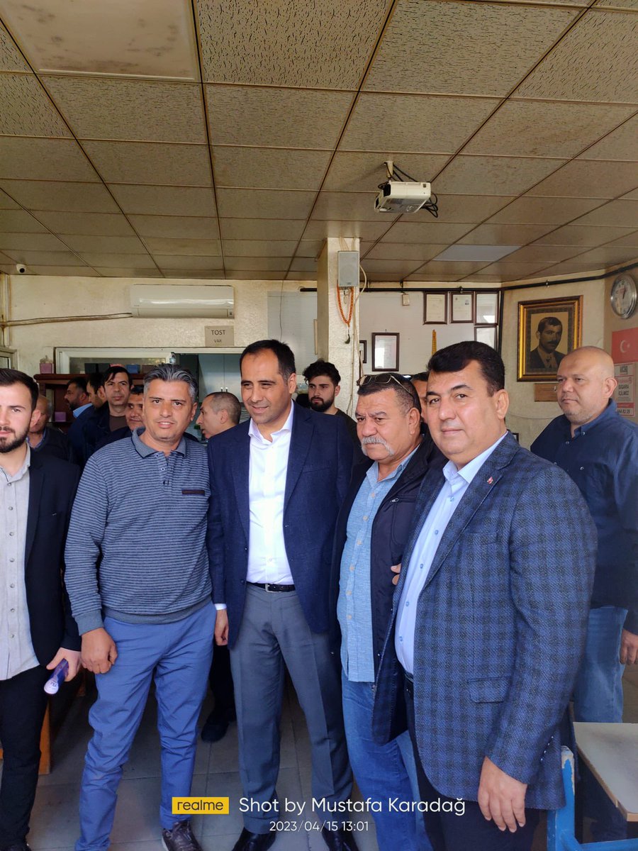 Mezitli_AkParti's tweet photo. Mersin Milletvekili adayımız Sn. Ali Kıratlı, İl Yönetim kurulu üyelerimiz, İlçe Başkanımız Sn. Zafer Uslu ve Teşkilat mensuplarımızla Mezitli programı kapsamında Merkez Mahalle Kıraathanesinde değerli hemşerilerimizle kucaklaştık; Sorunlarını ve bizlerden isteklerini dinledik.🇹🇷 https://t.co/4n6brNqSlf