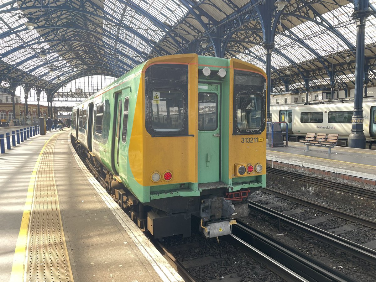 Sarum33's tweet image. Enjoying a day out on the Class 313's, thanks go to @03_179 for the diagrams and  allocations 👍🏻 #class313