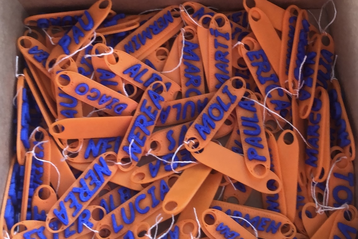 VilarealBC's tweet photo. 💯 Gràcies per l'originalitat Imprime tu mundo 3D!
🎁 Els nostres participants van rebre un detall únic i personalitzat per completar el #CampusVRBC!
#SomVila💪🏀🧡💙
@SMEVILAREAL #EndavantEsports #JuntsSomMésForts #CsEscenarioDeportivo https://t.co/3v0Us5qdiA