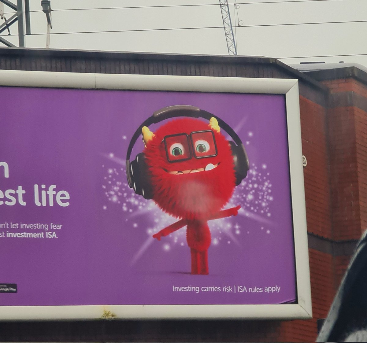 WingmanYan's tweet image. Listening to @Haveawordpod and see this in the background. Add a cap and that's @DanHasAPodcast right?