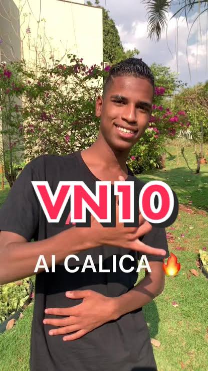 lindemb28343951's tweet photo. @boysnet_ @itsfitmandan GENTE ESSE AI NÃO É O "VN10"(VINI ARAÚJO) DO FREE FIRE, NÃO????????
OU PODE SER ENGANO MEU. 🤔🤔🤔 https://t.co/TYD3JxOa6d