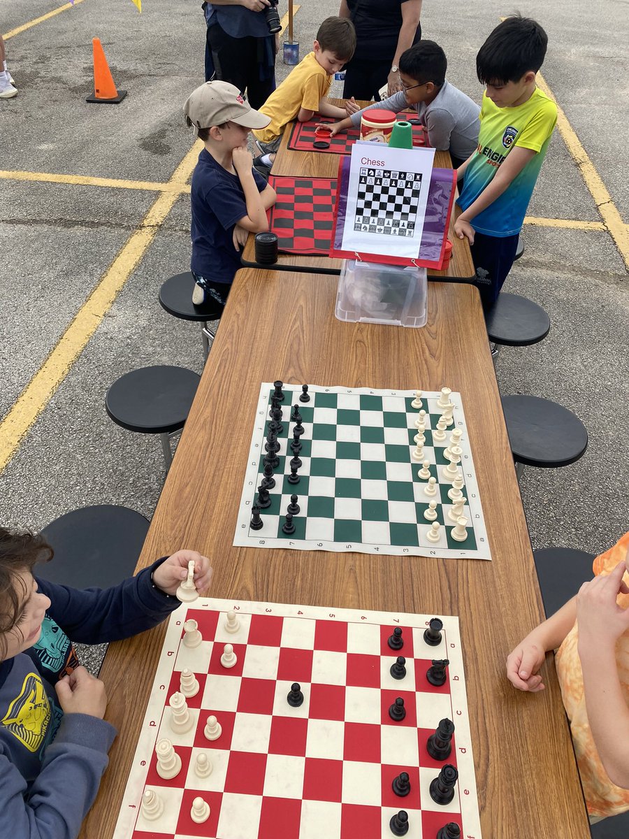 BBEFitness's tweet photo. Take a break at Elmer’s SKD #chess #checkers #bbespecials #bbepta #elmerpride https://t.co/OqMz4BVgmV