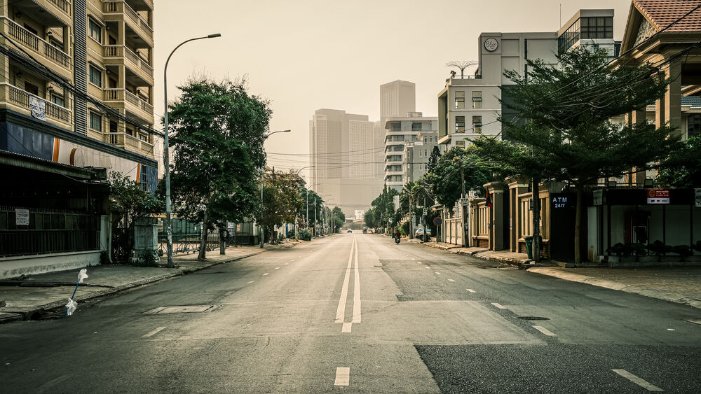 Busy streets are clear during #khmernewyear, when so many abandon #phnompenh for the provinces. #fujifilm #x100v #Cambodia #fujilove