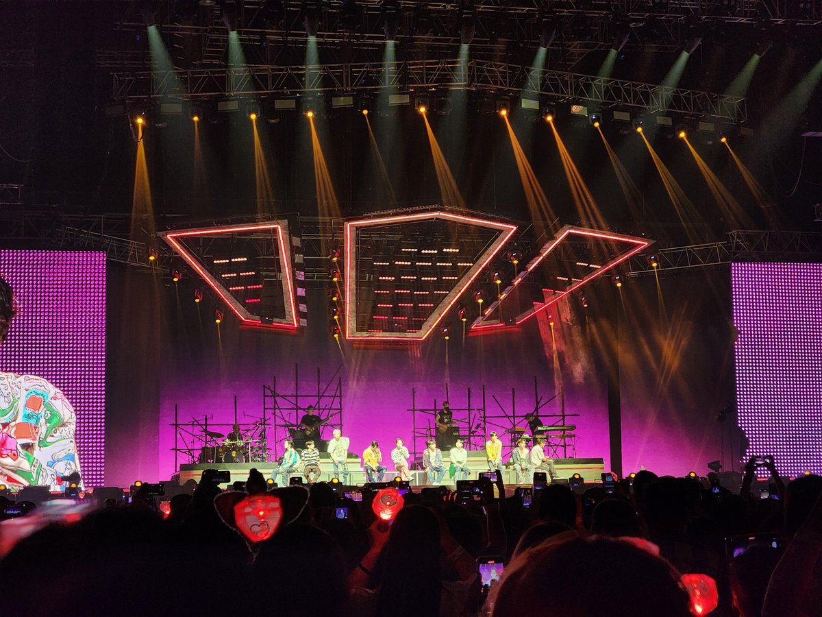 allforhrtwtnb's tweet photo. the prettiest shot i’ve seen 😭❤️🇵🇭

#TREASURE_HELLO_IN_MANILA 
#HELLO_TREASUREinManila_D2 @treasuremembers https://t.co/4Tak0NzAWA