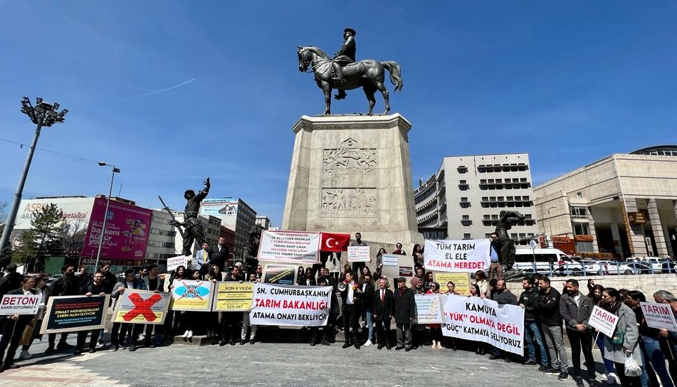 Sadece atama konusunda sessizsiniz Sayın <a href="/VahitKirisci/">Prof.Dr.Vahit Kirişci</a> #ZiraatVeterinerFeryatta

<a href="/MetinKiratli01/">Metin Kıratlı</a>  <a href="/drnihatpakdil/">Dr. Nihat Pakdil</a> <a href="/TCTarim/">T.C. Tarım ve Orman Bakanlığı</a> <a href="/tarimormanpgm/">Personel Genel Müdürlüğü</a> <a href="/ademdinc_/">Adem Dinç</a> <a href="/fsatici/">Fatih SATICI</a>