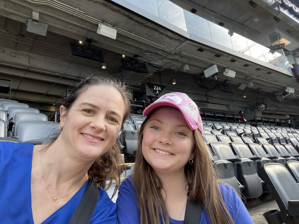PeerJen's tweet photo. We had a great time @BlueJays game! This was a great prize to win at the dance-a-thon! Thank you @sjoa5 https://t.co/RdtSnNk42v