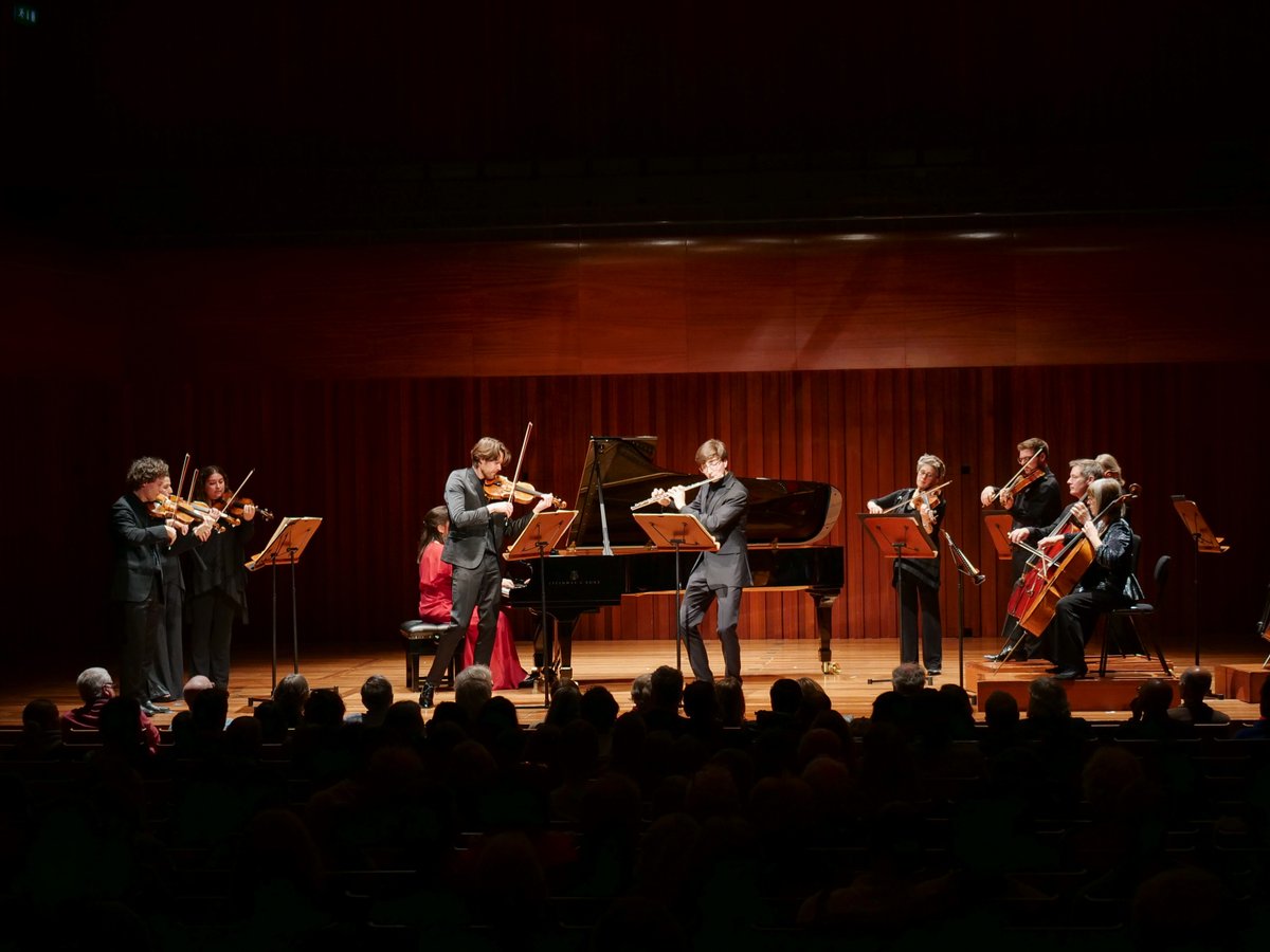 BrittenSinfonia's tweet photo. A wonderful start to our tour with @dariavdb last night, with a programme of Bach, Stravinsky, Haydn and  premieres by @MWWantenaar and @davidjohnroche. 

See us tonight at @SaffronHallSW and tomorrow at @thehallsnorwich with more premieres by @DanielSoley and @crystallalola! https://t.co/n6sl9fLIgC
