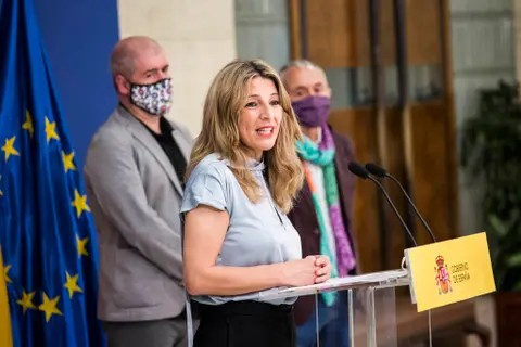 buho4444a's tweet photo. El desesperado esfuerzo de Moncloa para ocultar las millonarias subvenciones a UGT y CCOO de Yolanda Díaz

-El diputado Pablo Cambronero pone contra las cuerdas al Gobierno de Pedro Sánchez por negarse a reconocer las cantidades exactas que destinan a los sindicatos aliados https://t.co/sPEuXqNkh6