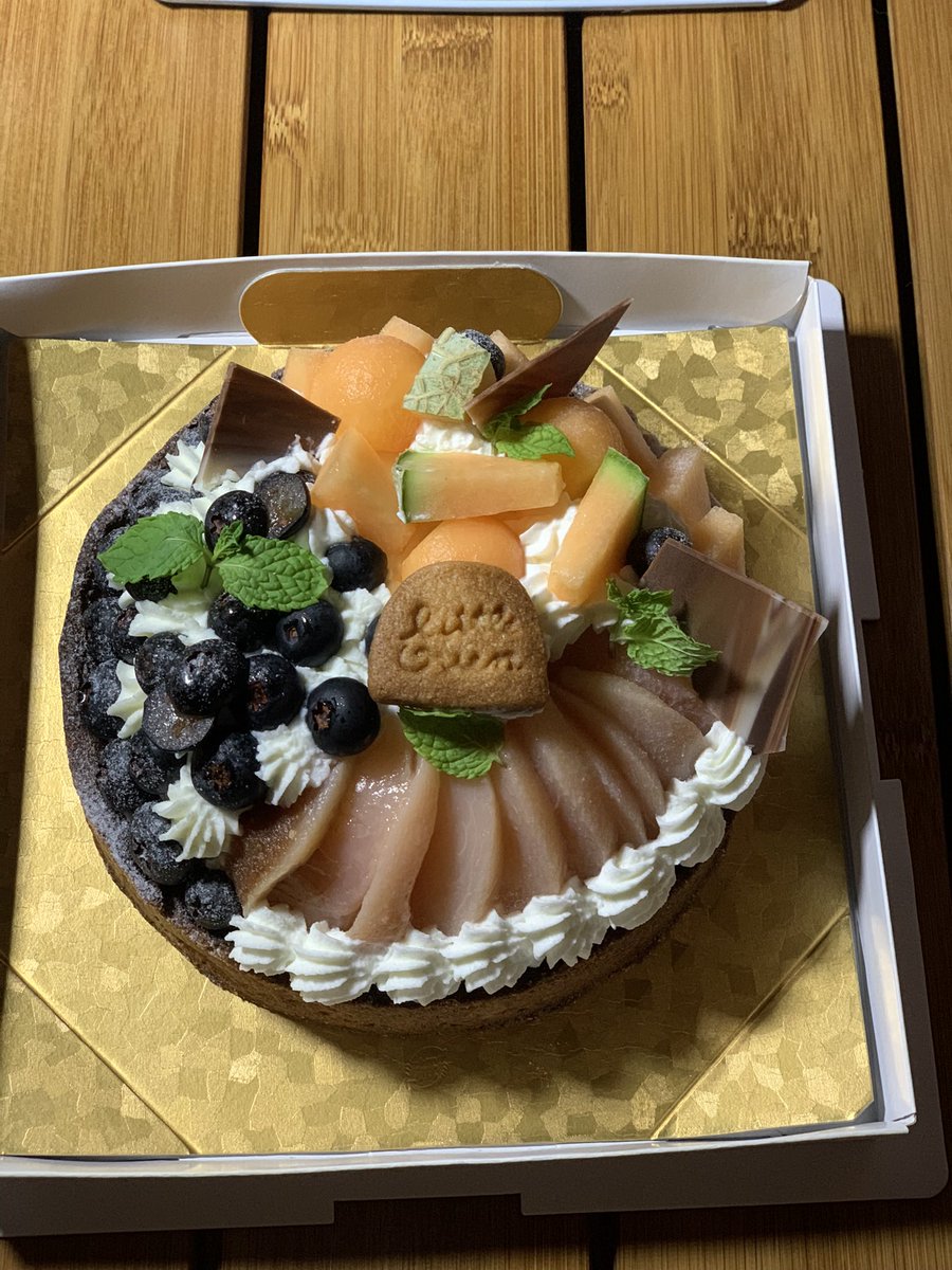 aya0806pp25's tweet photo. @bozu_108 東吉野村にある　little oven のケーキ
甘さ控えめで美味しい🥰

後は奈良市にある　まるかつ　の豚カツ
ヘレカツは柔らかくて、ごま豆腐もとっても美味しいです🥰 https://t.co/esxXZl3MhS