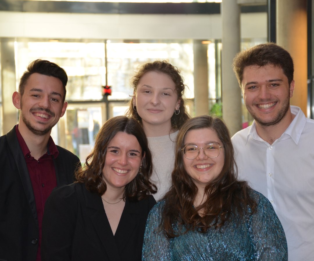 Inspire_Telecom's tweet photo. 🥂✨ Vendredi dernier a eu lieu l'assemblée générale de passation d'Inspire.
Nous sommes heureux de prendre la relève et sommes impatients de vous montrer tout ce que nous avons en réserve ! 💪🌟 

#WorkWithUs #Inspire #WeAreJE https://t.co/Om6wfLM511
