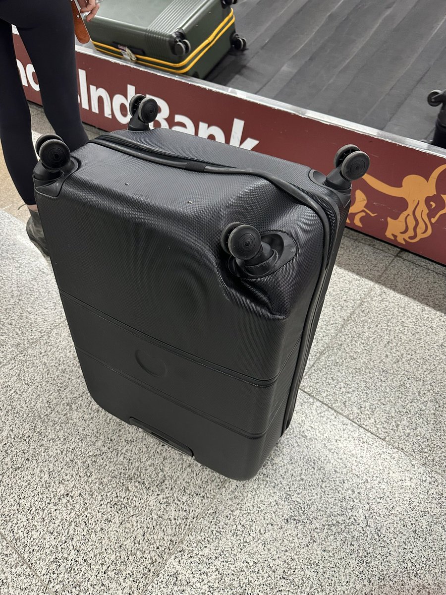 rahulsehgal007's tweet photo. @airvistara I'd make it clear to travellers flying by @airvistara that their luggage being thrown around like trash is part of the swoop experience. Damaged luggage wasn't on the itinerary. Disappointed with @airvistara. As a paying customer i expect better care for my luggage. https://t.co/yGGm2wBBIj