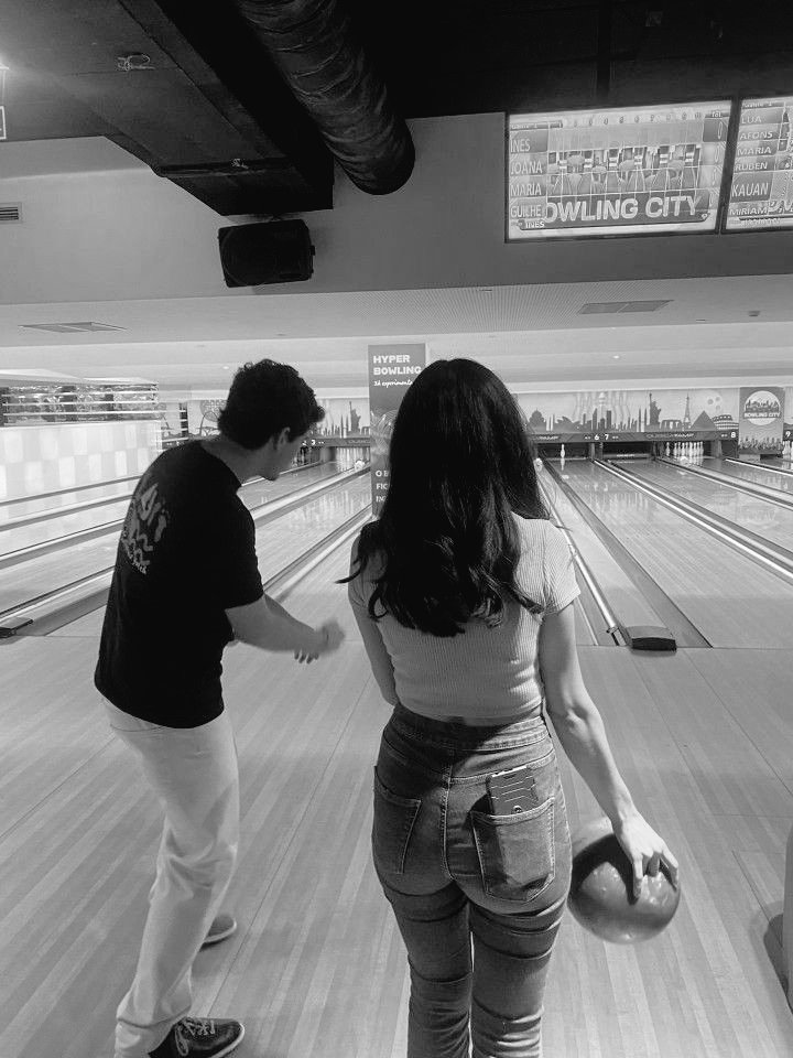 ︎ ︎
                    宮 治    —   04142023

                arcade date with my girl.

             ︎ ︎