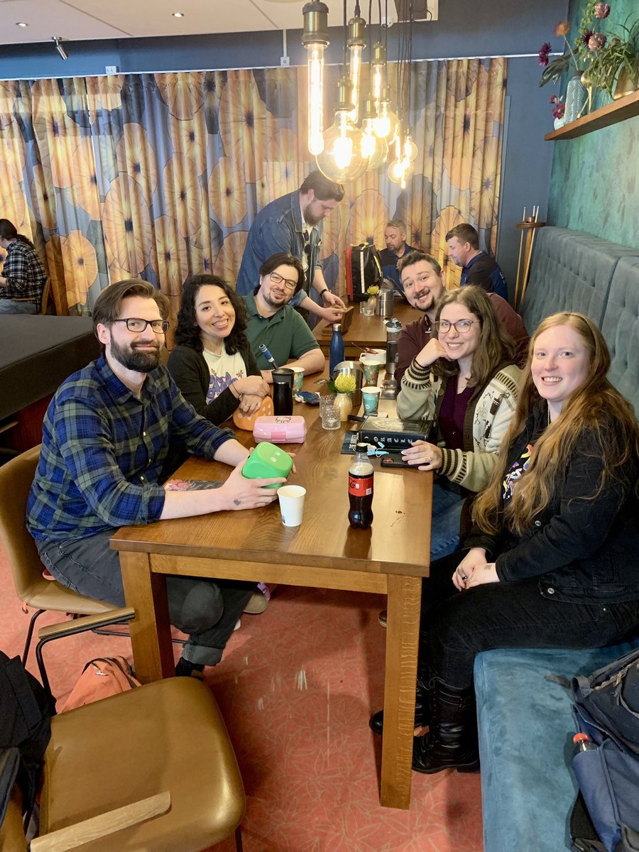 ChrifuBernal's tweet image. Enjoying getting to meet fellow TTRPG AP streamers at @RollIniCon!