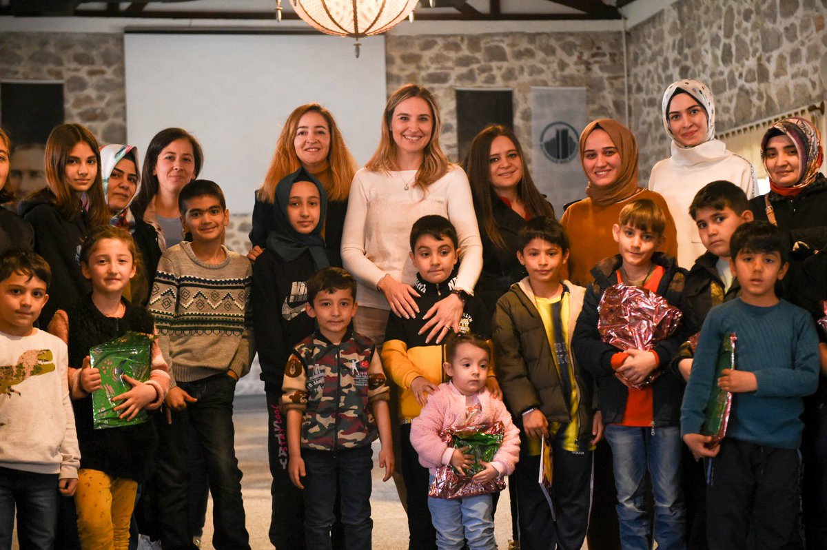 altindagbel's tweet photo. DEPREMZEDE ÇOCUKLARA PSİKOLOJİK DESTEK

Evlerinden ayrılarak Altındağa yerleşen depremzede çocuklar, uzman psikologların gözetiminde oyun, etkinlik ve sohbet terapisine katıldı. https://t.co/cZSp6uBVRM