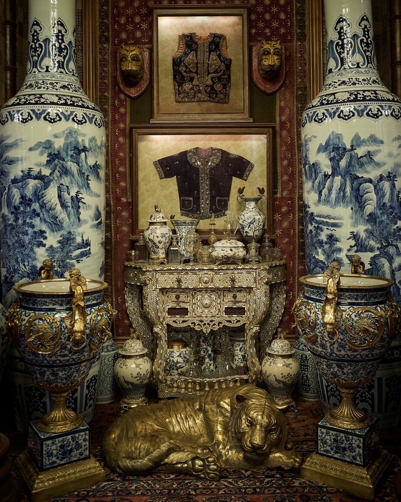 elledecorindia's tweet photo. #EDDesign The new #Sabyasachi flagship in #Mumbai is an Indian couture dream become a historic reality
Read: https://t.co/UZ2c3QFIxt
Photography by Björn Wallander @bjornwallander
#ELLEDECORIndia #architecture #design #interiors #heritage #museum #sabyasachimukherjee #fashion https://t.co/baW8Wd0dYC