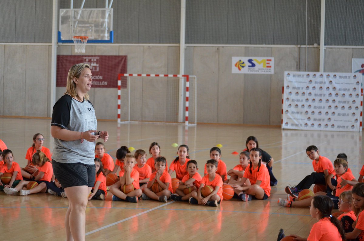 VilarealBC's tweet photo. 👌 Gran treball!
👏 Enhorabona a tot el grup de treball del #CampusVRBC coordinat per Rut Agost.
😍 Amb ells tot és més fàcil!
#SomVila💪🏀🧡💙
@SMEVILAREAL #EndavantEsports #JuntsSomMésForts #CsEscenarioDeportivo https://t.co/hwdY506cmT