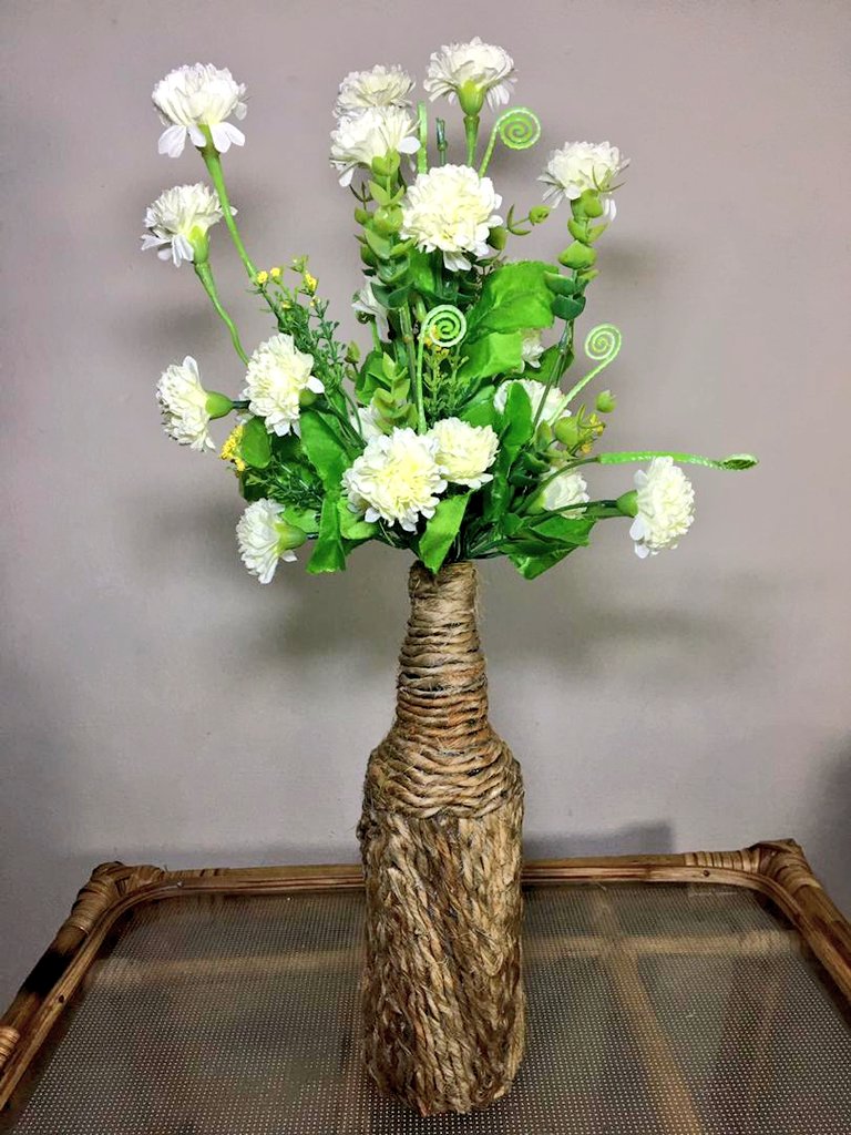 Oy_brands's tweet photo. This piece is a beautiful hand crafted flower vase made from jute fibre.
Prices-  Vase- #4000 🇳🇬
             Flower- #3000 above
Pickup📍Location - Ibadan
Nationwide delivery
Payment confirms Order
All items are handmade❤️

#gtbank #flowervase #ibadan #lagos #hakimi #adesua https://t.co/0tTlgOYVhw