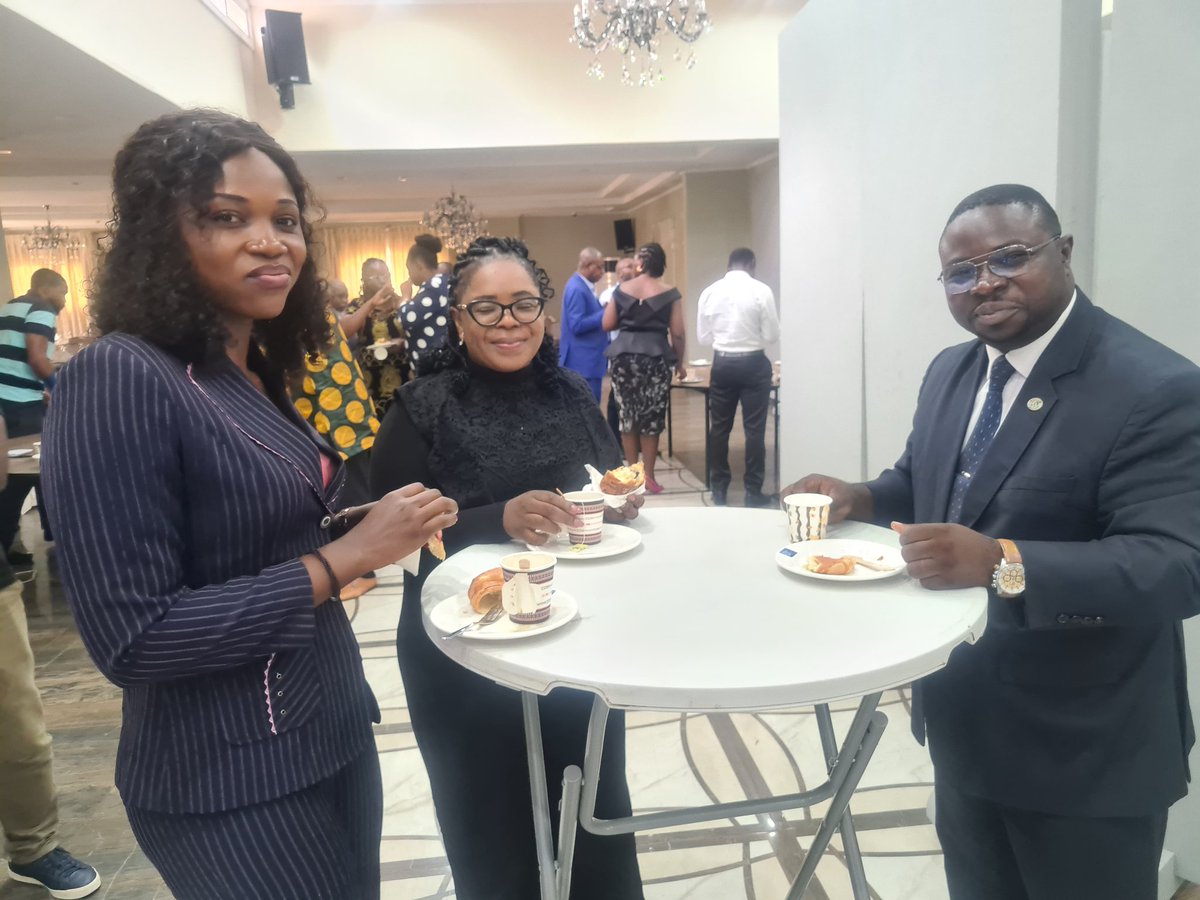 KathleenNdongmo's tweet photo. And the IVLP Alumni Association Cameroon is here! 👏🏿👏🏿
We are making history so that we can pay it forward.
Grateful to the @USEmbYaounde and the @StateDept for the opportunity to be unstoppable.
#IVLPalumni #IVLPCameroon https://t.co/Wcb5LOTQ8H