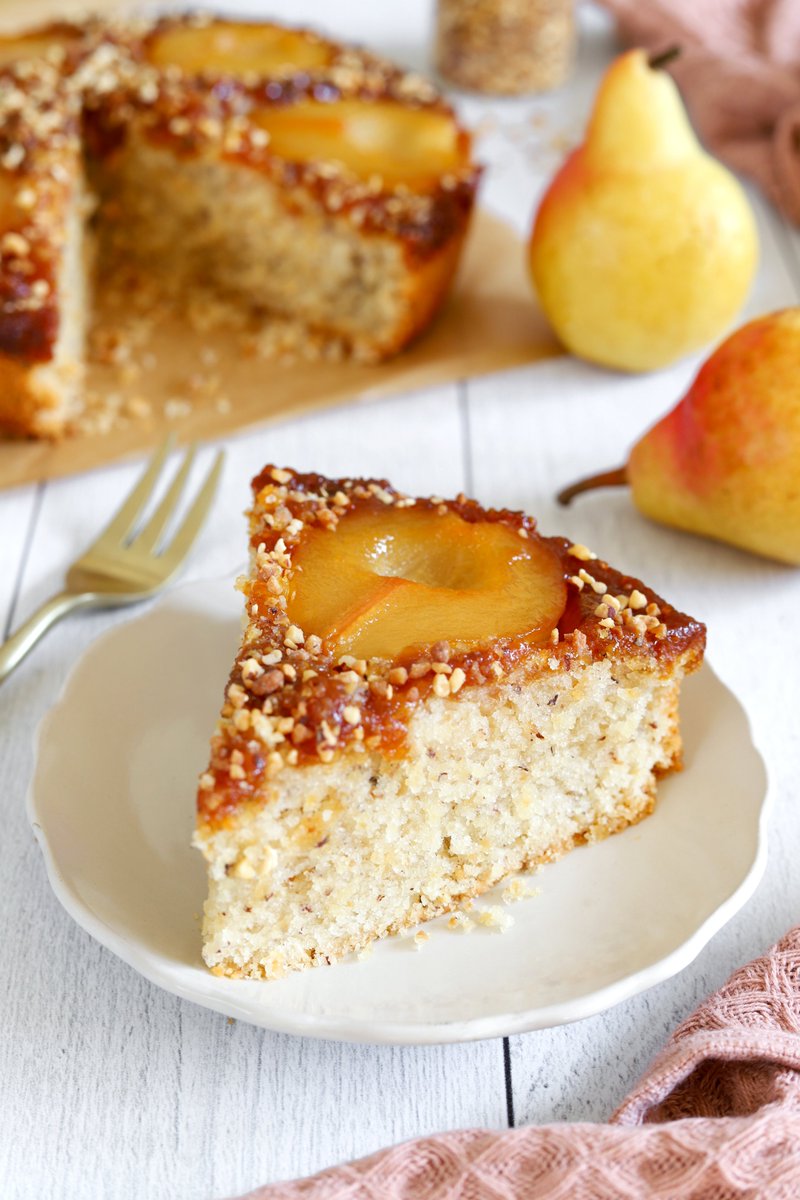 Perleensucre's tweet photo. Découvrez ma recette pour réaliser ce gâteau renversé aux poires et à la noisette savoureux, gourmand et moelleux à souhait 😍 😋 https://t.co/fWWTyBSqQF #vegan #pastry #miam #poire #noisette #food https://t.co/2gTEraISeb
